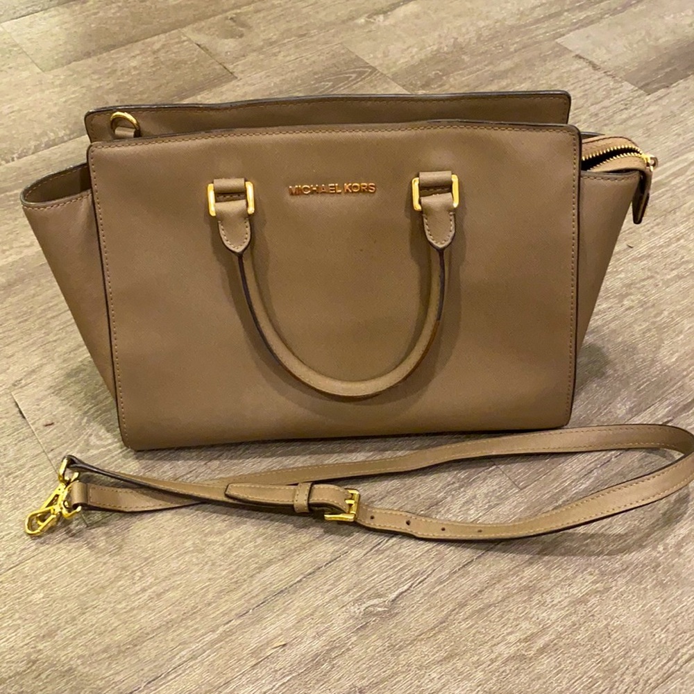 Michael kors Selma bag taupe